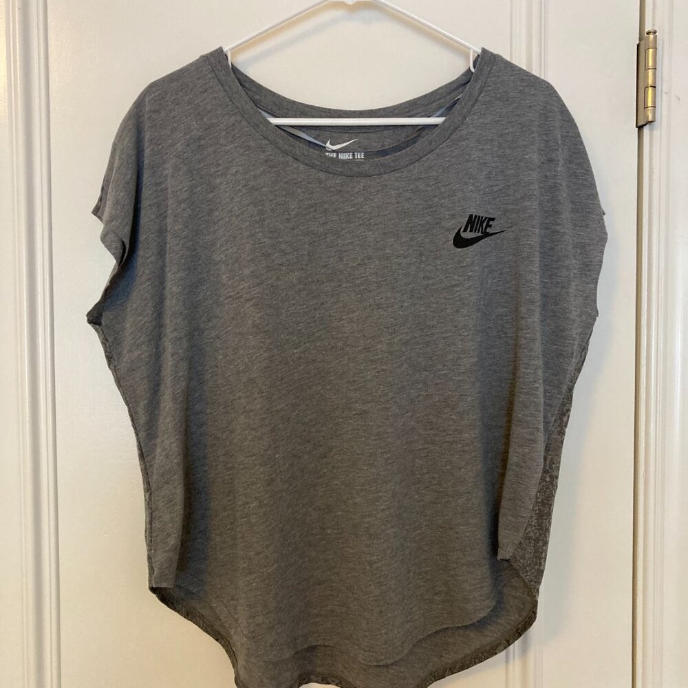Nike gray tee